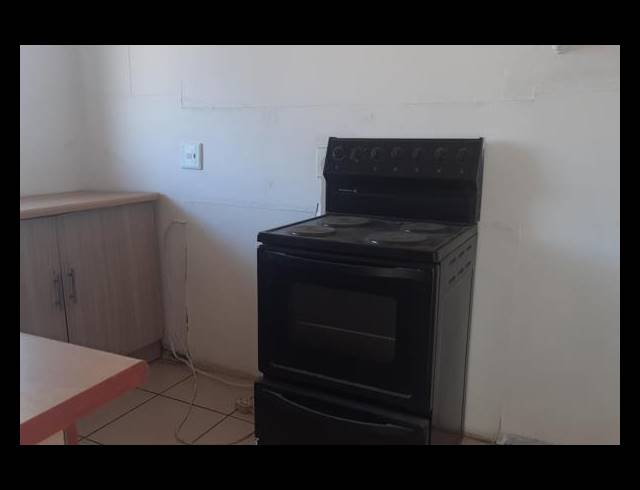 2 BEDROOM APARTMENT FOR SALE IN RHODESFIELD